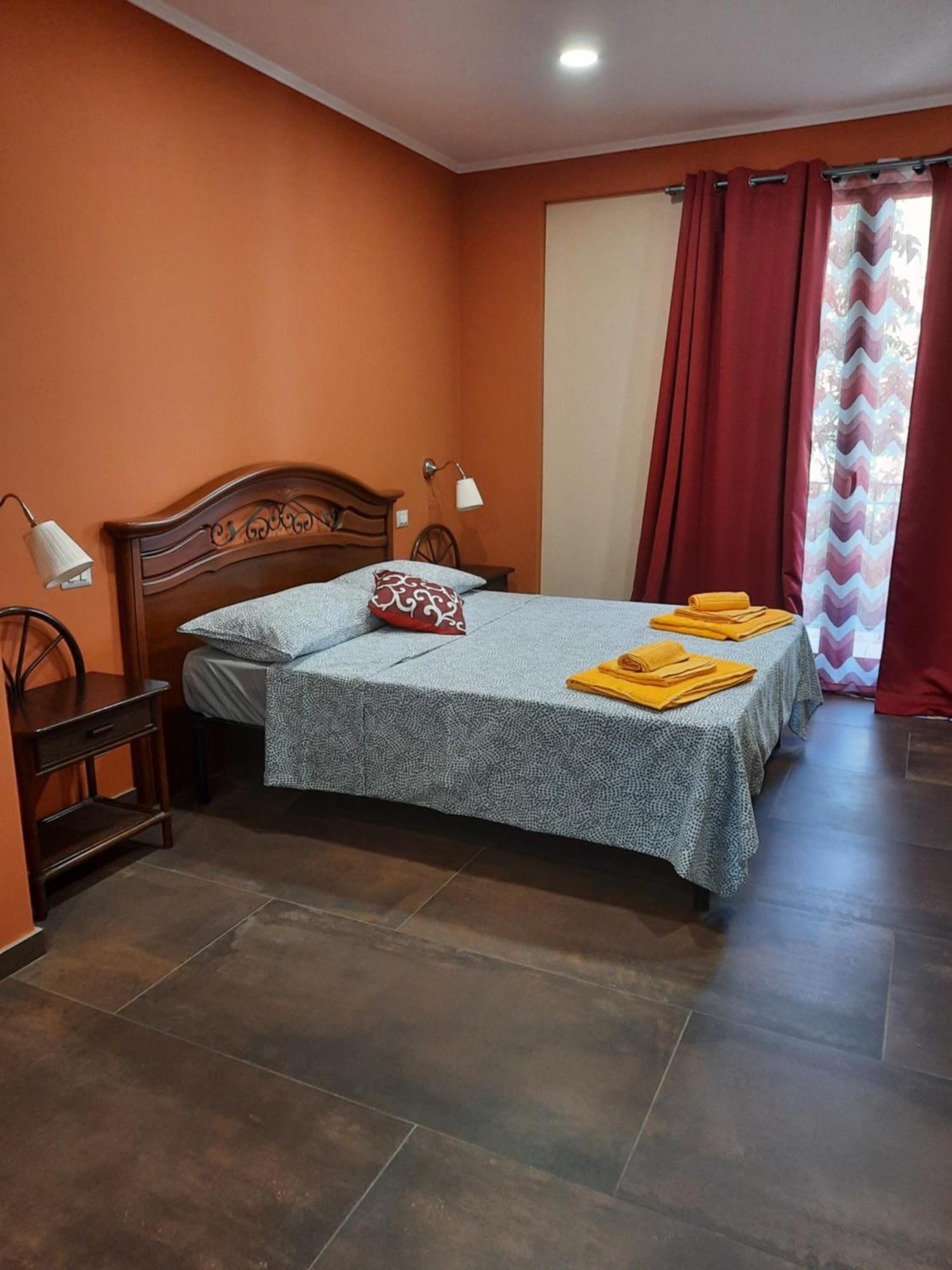 Taorbay Bed & Breakfast Giardini Naxos Oda fotoğraf